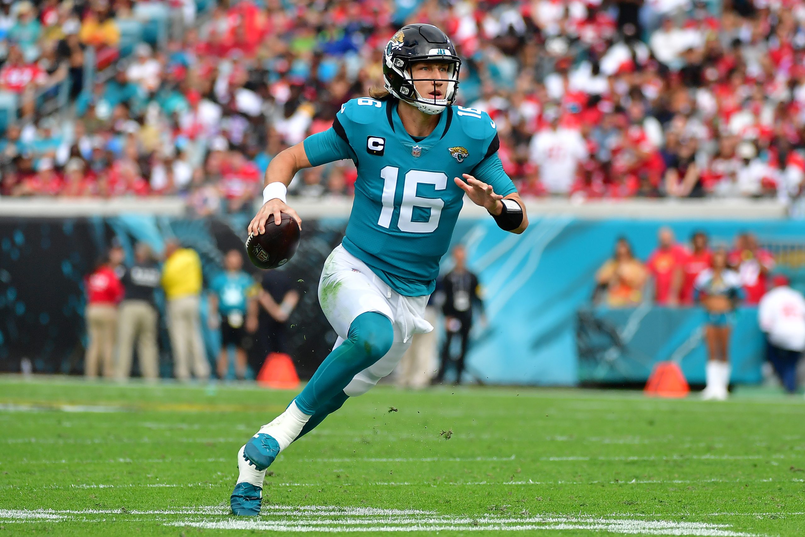 Trevor Lawrence-Travis Etienne: Do Jaguars Have Fantasy Value in Week 17?