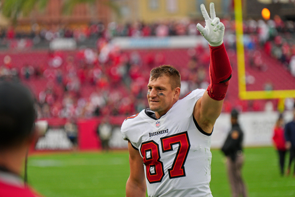 Bucs tight end Cade Otton wants to be like Gronk